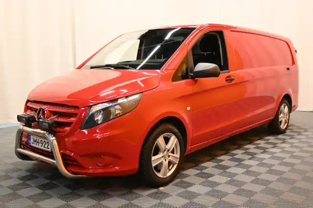 Punainen Pakettiauto, Mercedes-Benz Vito – JMH-922