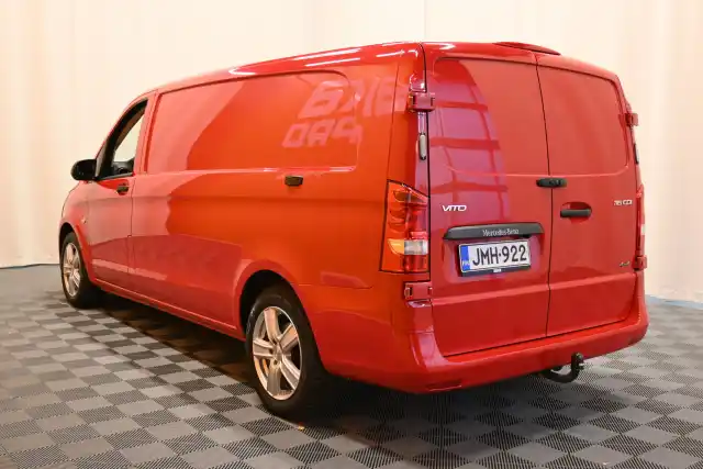 Punainen Pakettiauto, Mercedes-Benz Vito – JMH-922