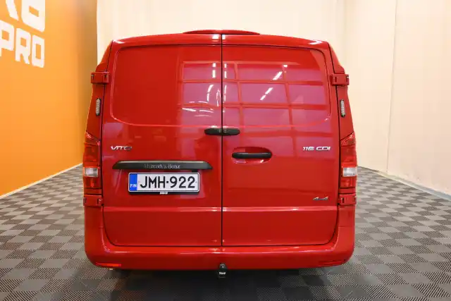 Punainen Pakettiauto, Mercedes-Benz Vito – JMH-922