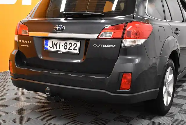 Harmaa Farmari, Subaru OUTBACK – JMI-822