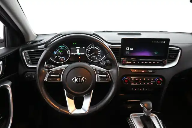 Valkoinen Farmari, Kia Ceed – JMI-879