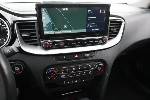 Valkoinen Farmari, Kia Ceed – JMI-879