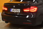 Musta Sedan, BMW 330 – JMJ-242, kuva 9