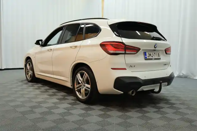 Valkoinen Maastoauto, BMW X1 – JMJ-718