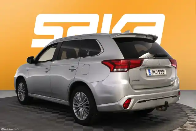 Harmaa Maastoauto, Mitsubishi Outlander PHEV – JMJ-922