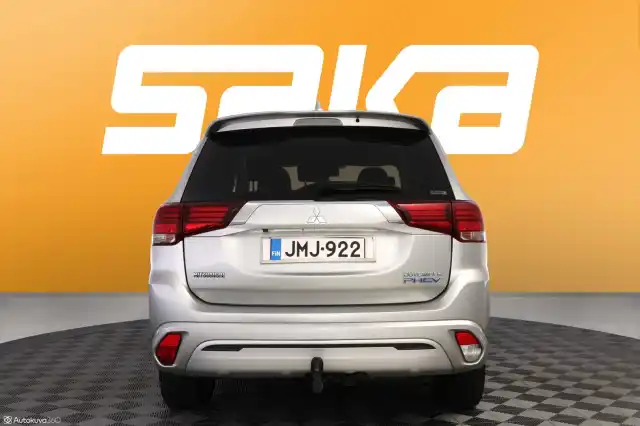 Harmaa Maastoauto, Mitsubishi Outlander PHEV – JMJ-922