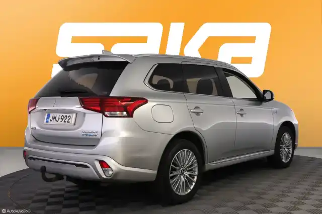 Harmaa Maastoauto, Mitsubishi Outlander PHEV – JMJ-922