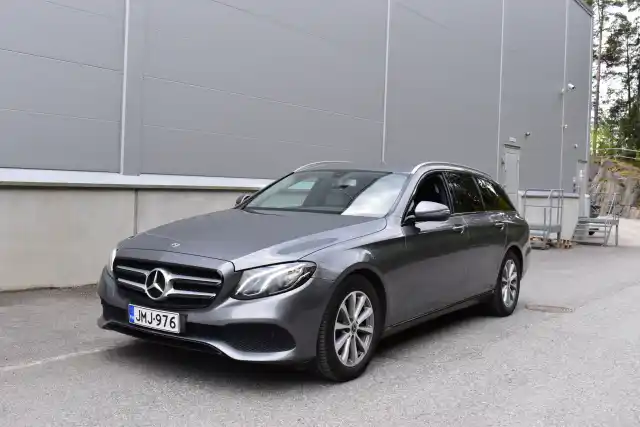 Harmaa Farmari, Mercedes-Benz E – JMJ-976