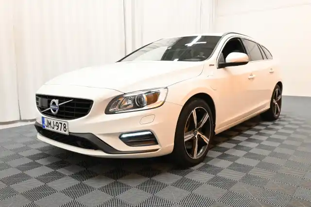 Valkoinen Farmari, Volvo V60 – JMJ-978