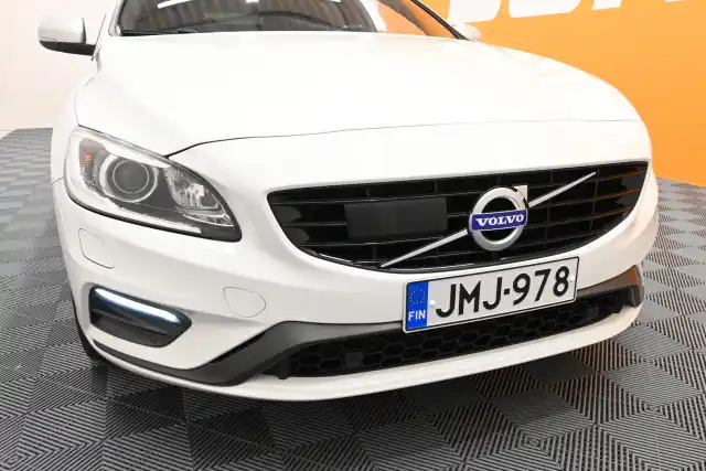 Valkoinen Farmari, Volvo V60 – JMJ-978