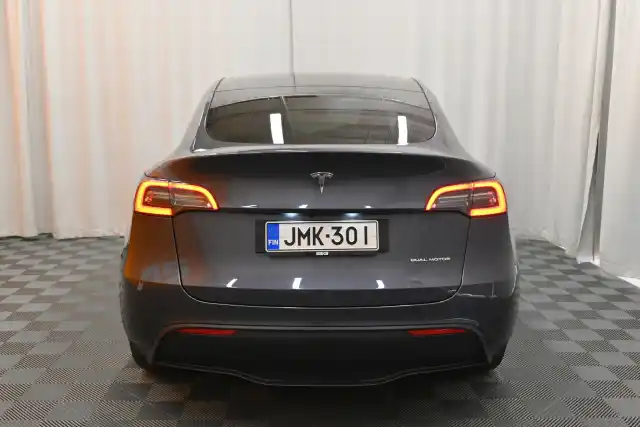 Harmaa Tila-auto, Tesla Model Y – JMK-301