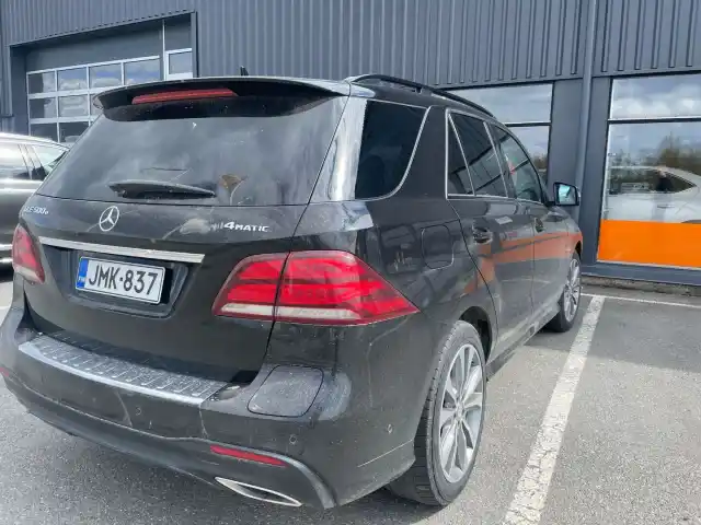 Musta Maastoauto, Mercedes-Benz GLE – JMK-837