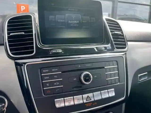 Musta Maastoauto, Mercedes-Benz GLE – JMK-837
