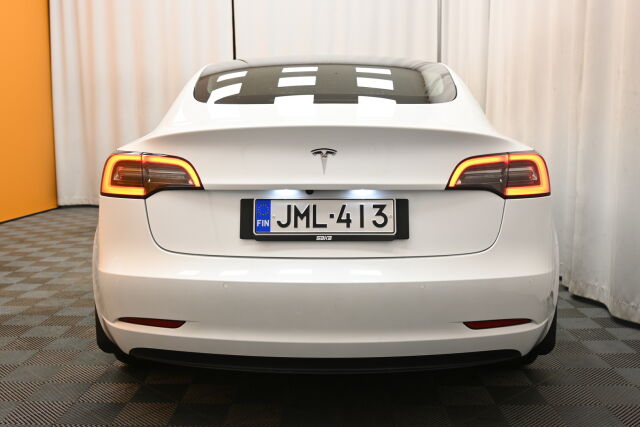 Valkoinen Sedan, Tesla Model 3 – JML-413