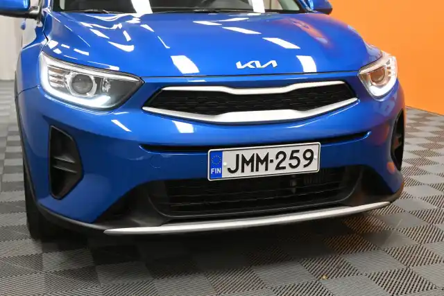 Sininen Maastoauto, Kia Stonic – JMM-259