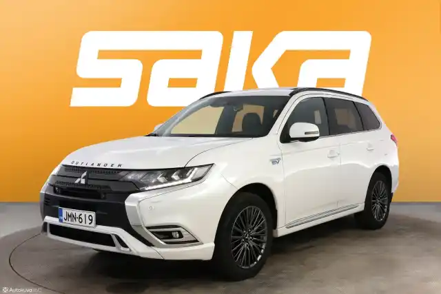 Valkoinen Maastoauto, Mitsubishi OUTLANDER PHEV – JMN-619