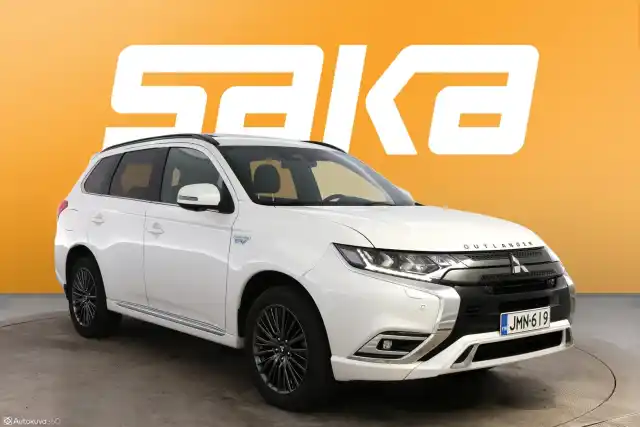 Valkoinen Maastoauto, Mitsubishi OUTLANDER PHEV – JMN-619