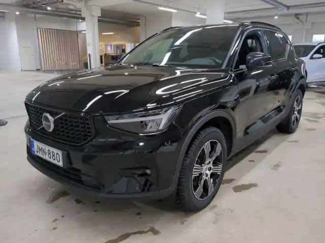 Musta Maastoauto, Volvo XC40 – JMN-880