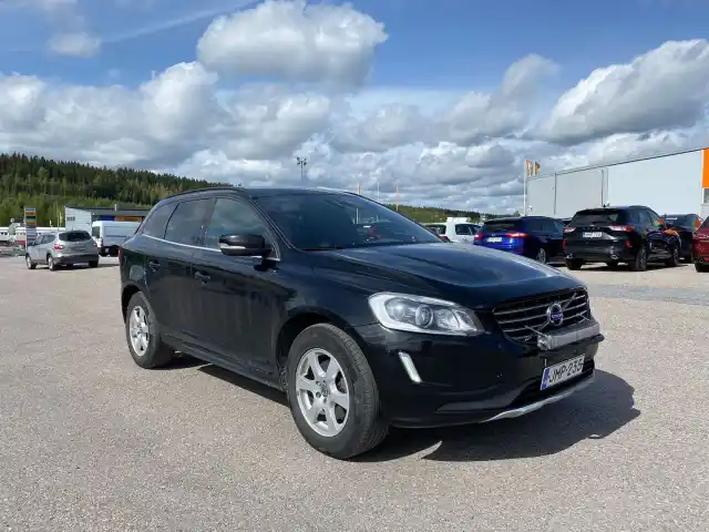 Musta Maastoauto, Volvo XC60 – JMP-235