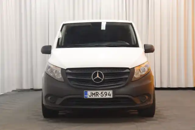 Valkoinen Pakettiauto, Mercedes-Benz Vito – JMR-594