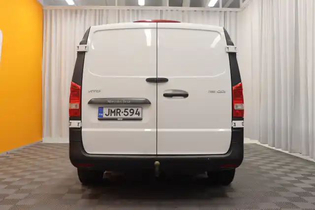 Valkoinen Pakettiauto, Mercedes-Benz Vito – JMR-594