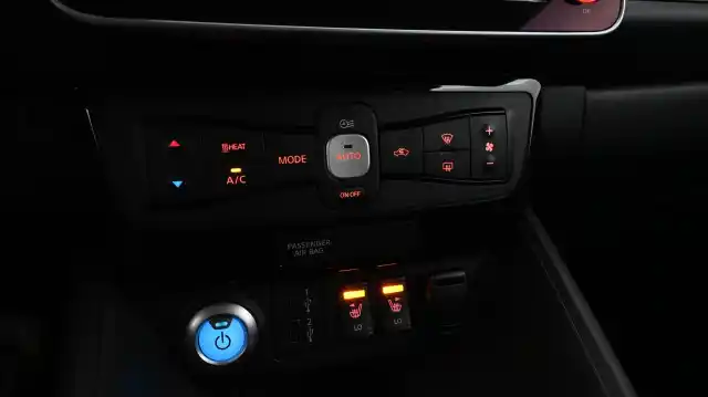 Musta Viistoperä, Nissan Leaf – JMS-114