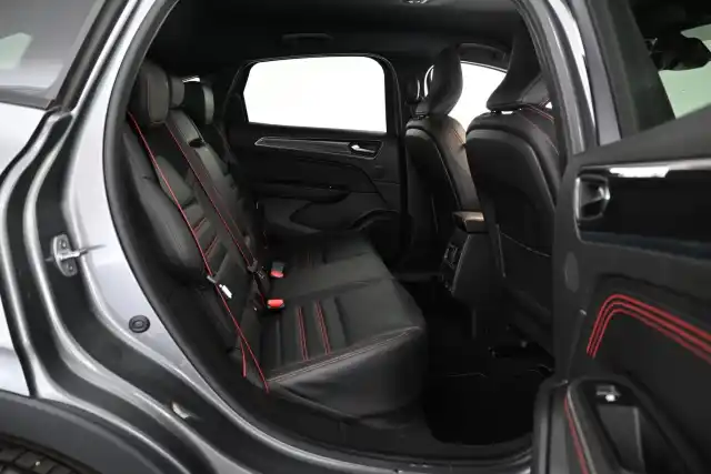 Harmaa Maastoauto, Renault Arkana – JMS-193
