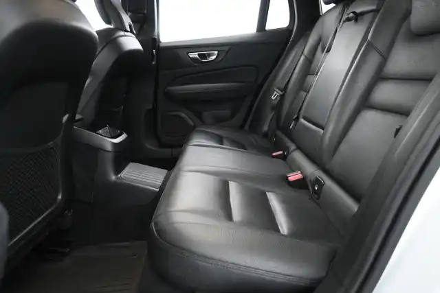 Valkoinen Farmari, Volvo V60 – JMT-148
