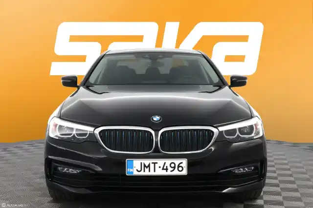 Musta Sedan, BMW 530 – JMT-496