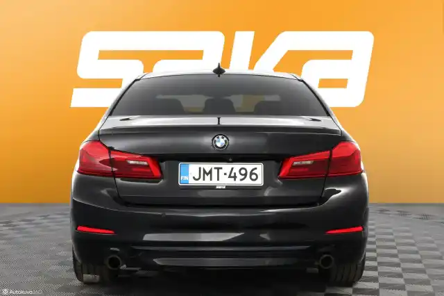 Musta Sedan, BMW 530 – JMT-496