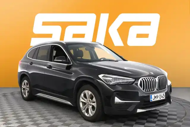 Musta Maastoauto, BMW X1 – JMV-243