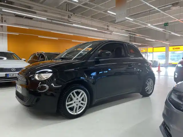 Musta Viistoperä, Fiat 500e – JMX-378