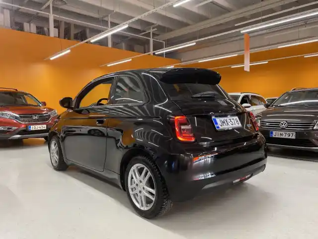 Musta Viistoperä, Fiat 500e – JMX-378