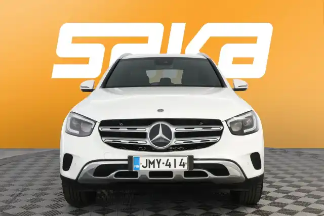 Valkoinen Maastoauto, Mercedes-Benz GLC – JMY-414