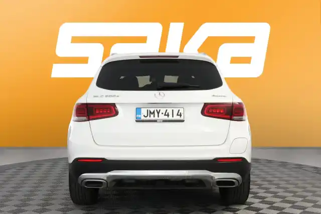Valkoinen Maastoauto, Mercedes-Benz GLC – JMY-414