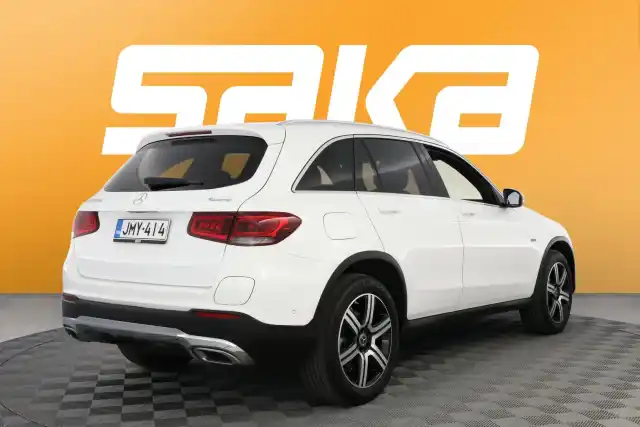 Valkoinen Maastoauto, Mercedes-Benz GLC – JMY-414