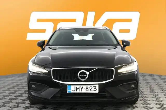 Musta Farmari, Volvo V60 – JMY-823