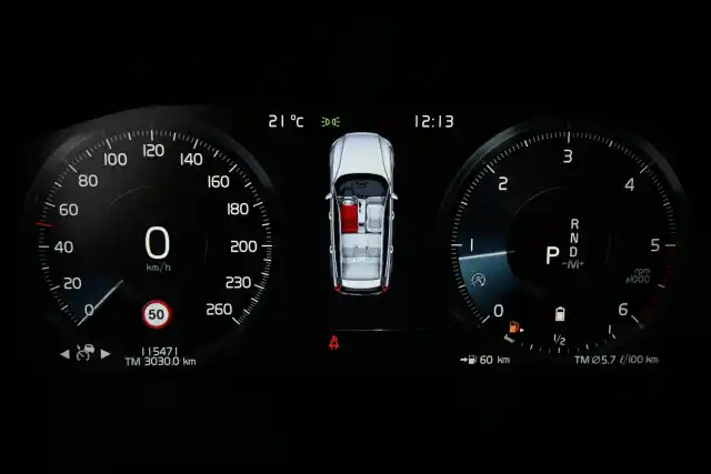 Musta Farmari, Volvo V60 – JMY-823