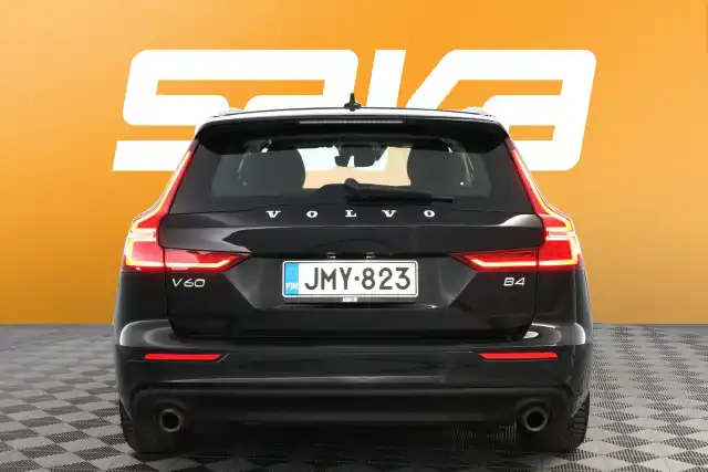 Musta Farmari, Volvo V60 – JMY-823