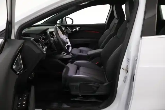 Valkoinen Maastoauto, Audi Q4 e-tron – JMZ-843