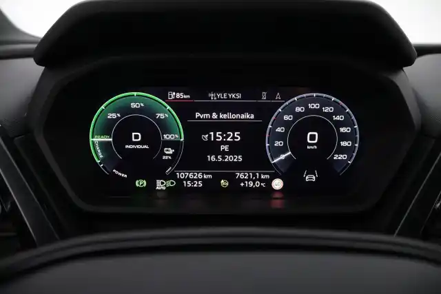 Valkoinen Maastoauto, Audi Q4 e-tron – JMZ-843