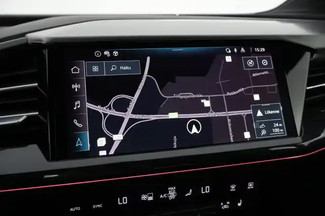 Valkoinen Maastoauto, Audi Q4 e-tron – JMZ-843