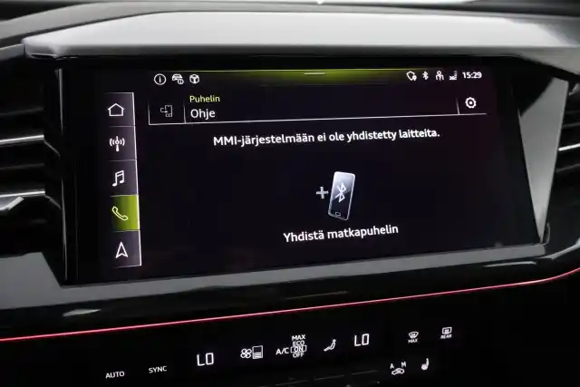 Valkoinen Maastoauto, Audi Q4 e-tron – JMZ-843