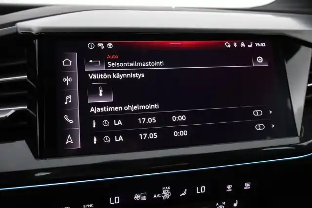 Valkoinen Maastoauto, Audi Q4 e-tron – JMZ-843