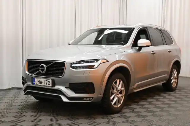 Harmaa Maastoauto, Volvo XC90 – JNA-172