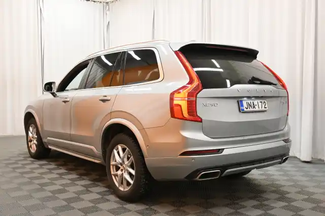 Harmaa Maastoauto, Volvo XC90 – JNA-172