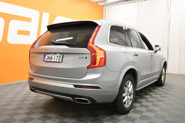 Harmaa Maastoauto, Volvo XC90 – JNA-172