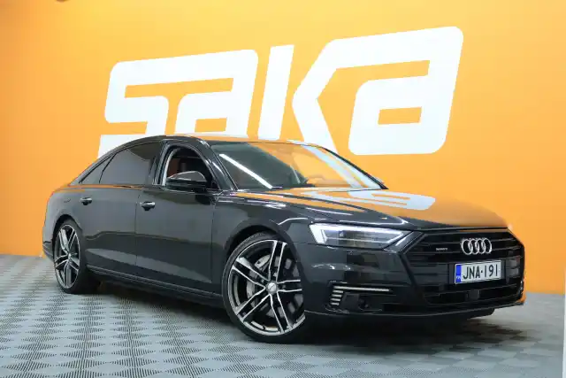 Musta Sedan, Audi A8 – JNA-191