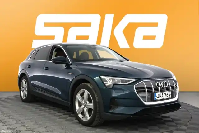 Sininen Maastoauto, Audi e-tron – JNA-764