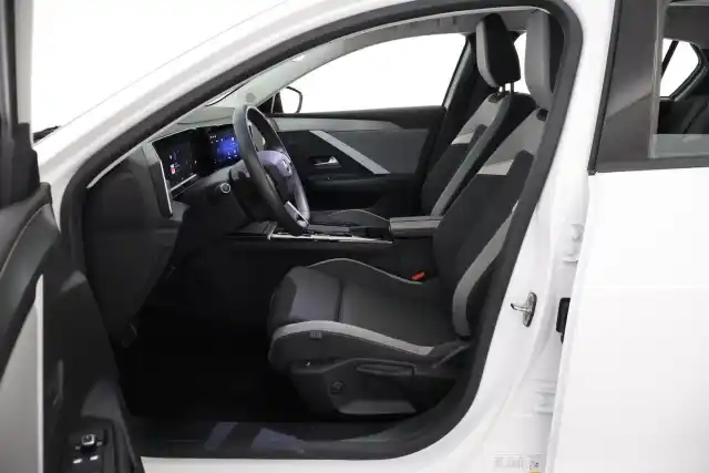 Valkoinen Viistoperä, Opel Astra – JNC-207